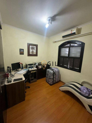 Imagem Sobrado com 6 Quartos para Alugar, 237 m² em Vila Zezé - Jacareí