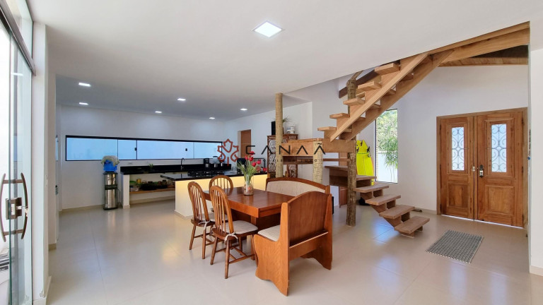 Casa de Condomínio com 3 Quartos à Venda, 188 m² em Caravelas - Armação Dos Búzios