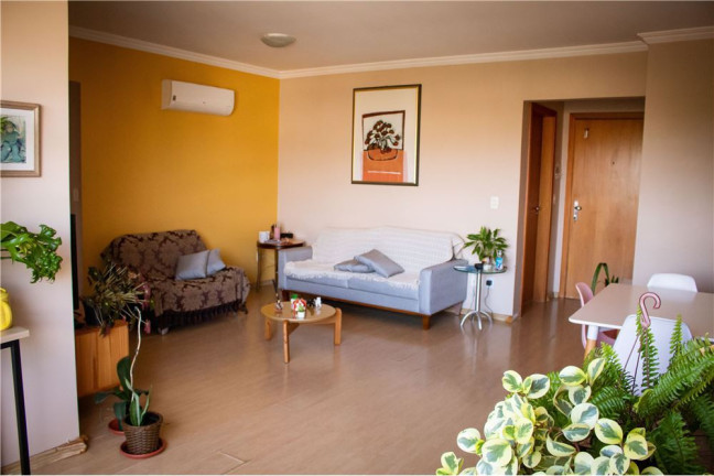 Imagem Imóvel com 3 Quartos à Venda,  em Jardim Itu - Porto Alegre