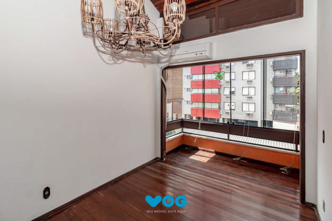 Imagem Imóvel com 3 Quartos à Venda, 134 m² em Santana - Porto Alegre Imagem Imóvel com 3 Quartos à Venda, 134 m² em Santana - Porto Alegre