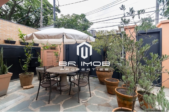 Imagem Casa com 4 Quartos à Venda, 300 m² em Moema - São Paulo