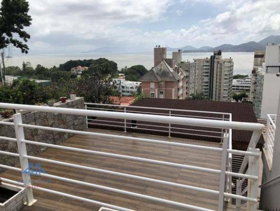 Imagem Casa com 3 Quartos à Venda, 365 m² em Agronômica - Florianópolis Imagem Casa com 3 Quartos à Venda, 365 m² em Agronômica - Florianópolis