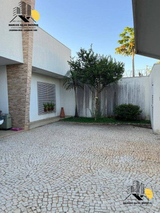 Imagem Casa com 4 Quartos à Venda, 360 m² em Santa Mônica - Uberlândia