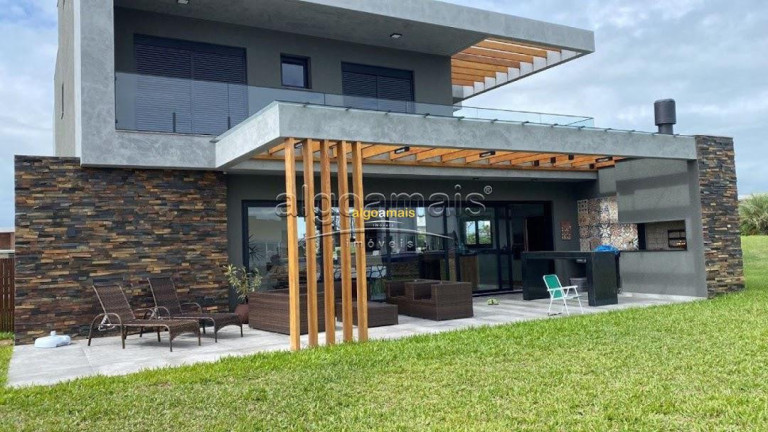 Casa com 4 Quartos à Venda, 350 m² em Condomínio Costa Serena - Capão Da Canoa