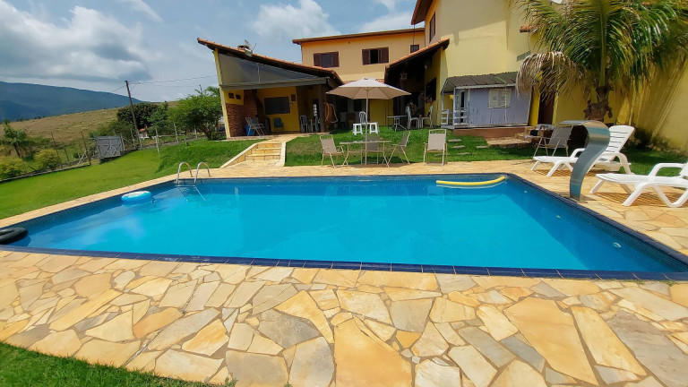 Imagem Chácara com 4 Quartos à Venda, 272 m² em Bairro Do Godoi - Extrema Imagem Chácara com 4 Quartos à Venda, 272 m² em Bairro Do Godoi - Extrema