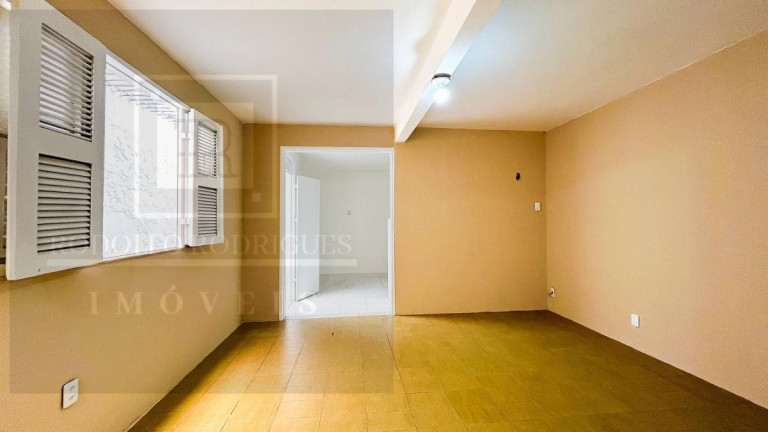 Imagem Casa com 3 Quartos à Venda, 210 m² em álvaro Weyne - Fortaleza Imagem Casa com 3 Quartos à Venda, 210 m² em álvaro Weyne - Fortaleza