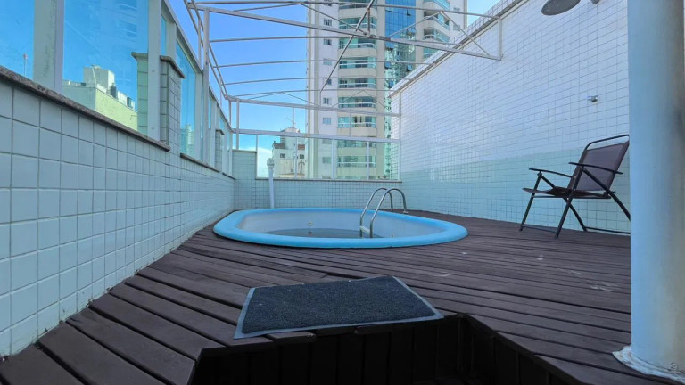 Imagem Cobertura com 3 Quartos à Venda, 180 m² em Centro - Balneário Camboriú