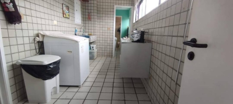 Imagem Apartamento com 5 Quartos à Venda, 215 m² Imagem Apartamento com 5 Quartos à Venda, 215 m²