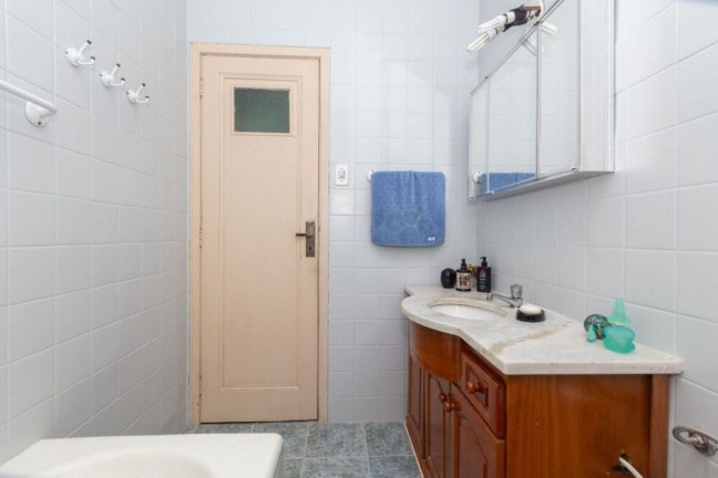 Imagem Imóvel com 3 Quartos à Venda, 101 m² em Petrópolis - Porto Alegre