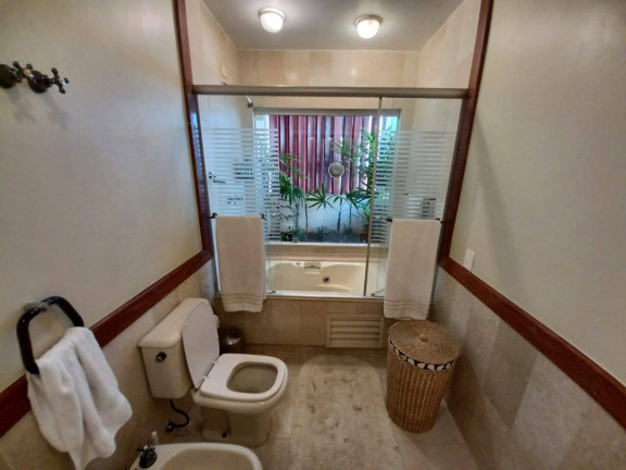 Imagem Casa com 4 Quartos à Venda, em Alphaville - Santana De Parnaíba Imagem Casa com 4 Quartos à Venda, em Alphaville - Santana De Parnaíba