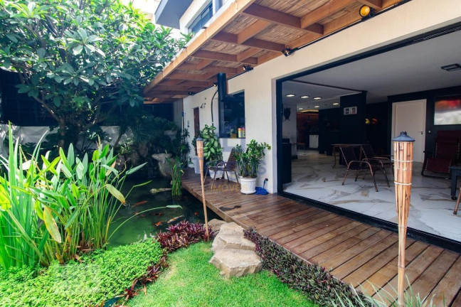 Imagem Casa com 3 Quartos à Venda, 380 m² em Jardim Avelino - São Paulo