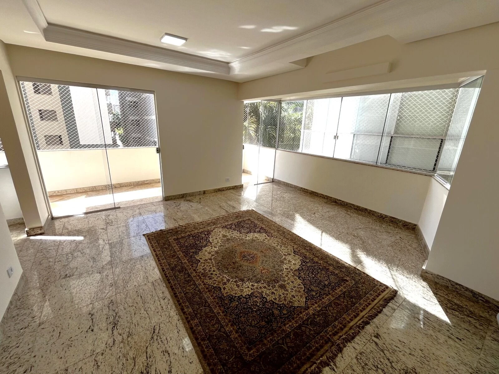 Imagem Apartamento com 3 Quartos à Venda, 197 m² em Setor Bueno - Goiânia Imagem Apartamento com 3 Quartos à Venda, 197 m² em Setor Bueno - Goiânia