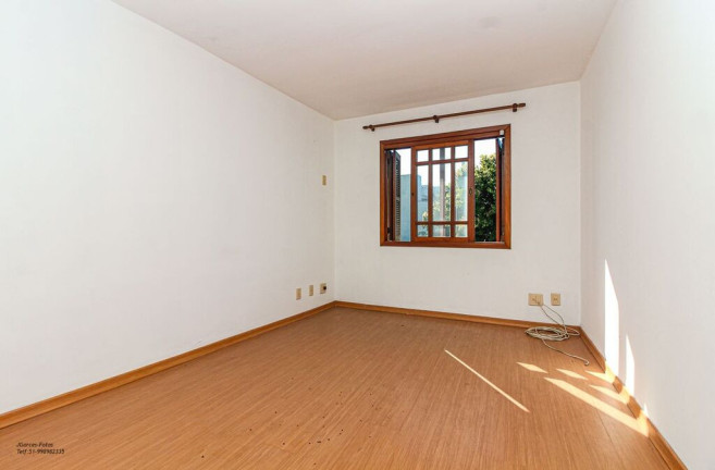 Imagem Casa com 3 Quartos à Venda, 220 m² em Ipanema - Porto Alegre