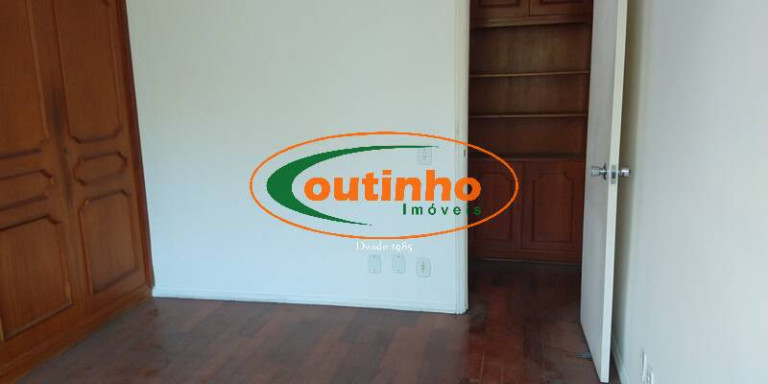 Imagem Apartamento com 4 Quartos à Venda, 125 m² em Tijuca - Rio De Janeiro Imagem Apartamento com 4 Quartos à Venda, 125 m² em Tijuca - Rio De Janeiro