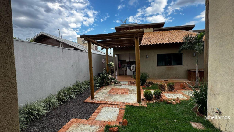 Imagem Casa com 3 Quartos à Venda, 356 m² em Parque Residencial Rita Vieira - Campo Grande Imagem Casa com 3 Quartos à Venda, 356 m² em Parque Residencial Rita Vieira - Campo Grande