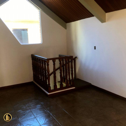 Imagem Casa com 3 Quartos para Alugar, em Centro - Taubaté Imagem Casa com 3 Quartos para Alugar, em Centro - Taubaté