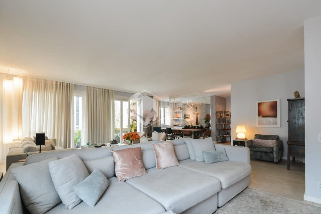 Imagem Apartamento com 4 Quartos à Venda, 246 m² em Pinheiros - São Paulo Imagem Apartamento com 4 Quartos à Venda, 246 m² em Pinheiros - São Paulo