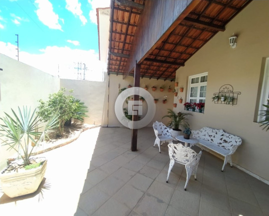 Imagem Casa com 5 Quartos à Venda, 360 m² em Vila Mauricéia - Montes Claros Imagem Casa com 5 Quartos à Venda, 360 m² em Vila Mauricéia - Montes Claros