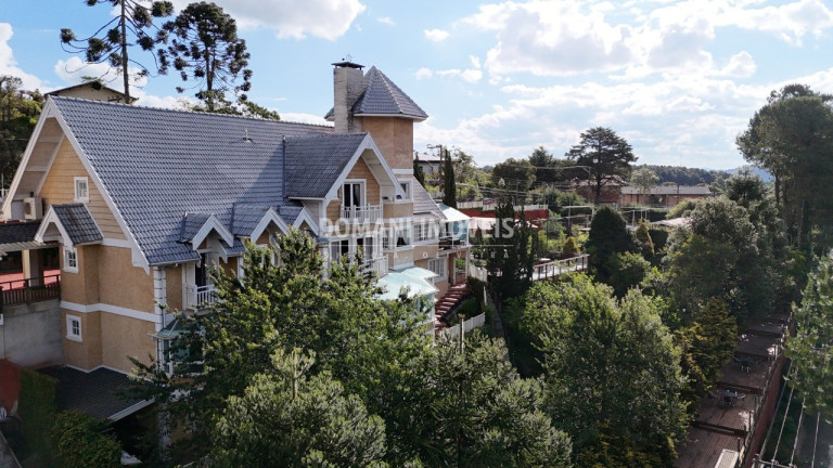 Imagem Casa com 5 Quartos à Venda, 800 m² em Região Do Alto Do Capivari - Campos Do Jordão Imagem Casa com 5 Quartos à Venda, 800 m² em Região Do Alto Do Capivari - Campos Do Jordão
