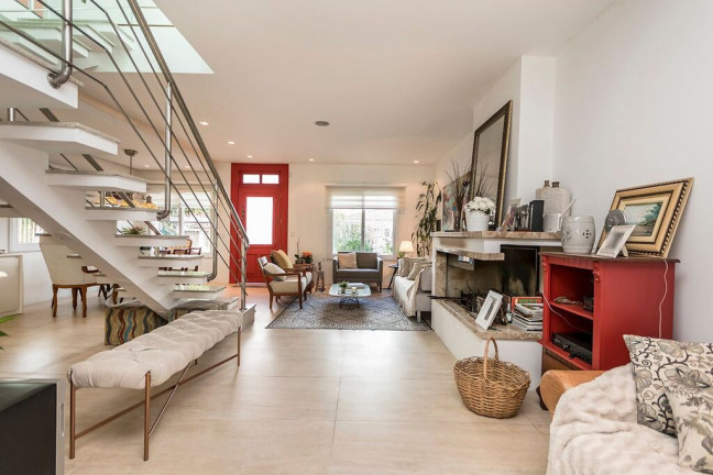 Imagem Casa com 3 Quartos à Venda, 300 m² em Jardim Lindóia - Porto Alegre