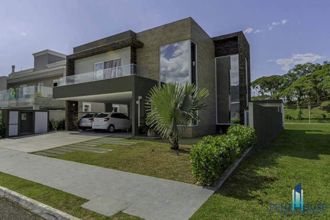 Casa com 4 Quartos à Venda, 437 m² em Santa Regina - Camboriú