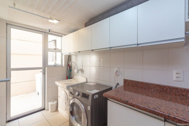Imagem Imóvel com 5 Quartos à Venda,  em Cristal - Porto Alegre