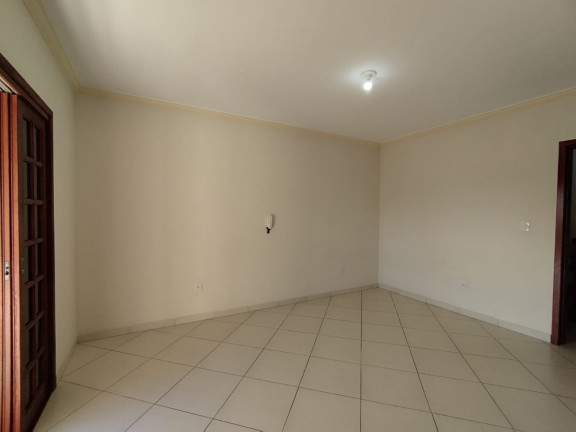 Imagem Sobrado com 3 Quartos à Venda, 215 m² em Alto Do Cardoso - Pindamonhangaba