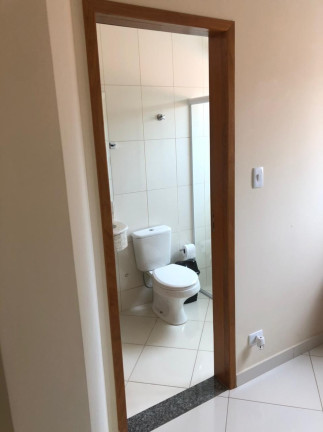 Imagem Sobrado com 3 Quartos à Venda, 210 m² em Santana - Pindamonhangaba