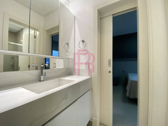 Imagem Apartamento com 4 Quartos à Venda, 137 m² em Centro - Balneário Camboriú Imagem Apartamento com 4 Quartos à Venda, 137 m² em Centro - Balneário Camboriú