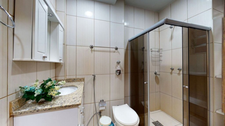 Imagem Imóvel com 2 Quartos à Venda, 65 m² em Copacabana - Rio De Janeiro Imagem Imóvel com 2 Quartos à Venda, 65 m² em Copacabana - Rio De Janeiro