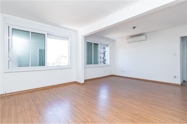 Imagem Apartamento com 3 Quartos à Venda, 144 m² em São João - Porto Alegre