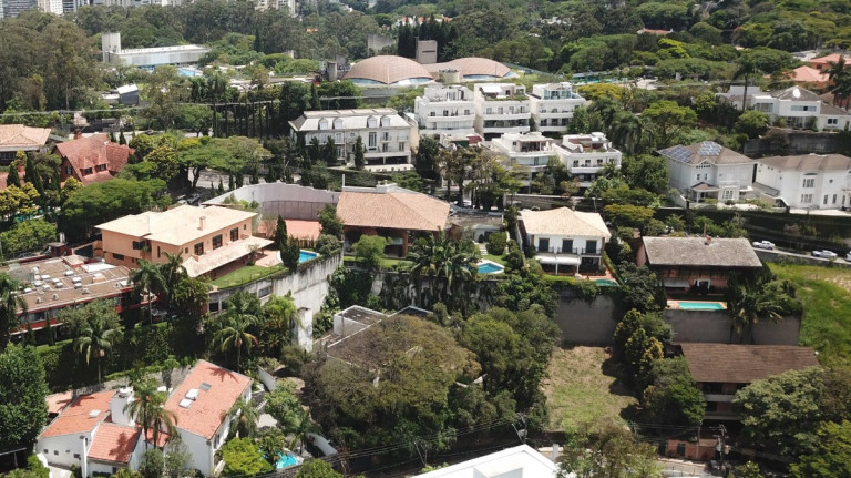 Imagem Sobrado com 4 Quartos à Venda, 624 m² em Jardim Sílvia (zona Oeste) - São Paulo