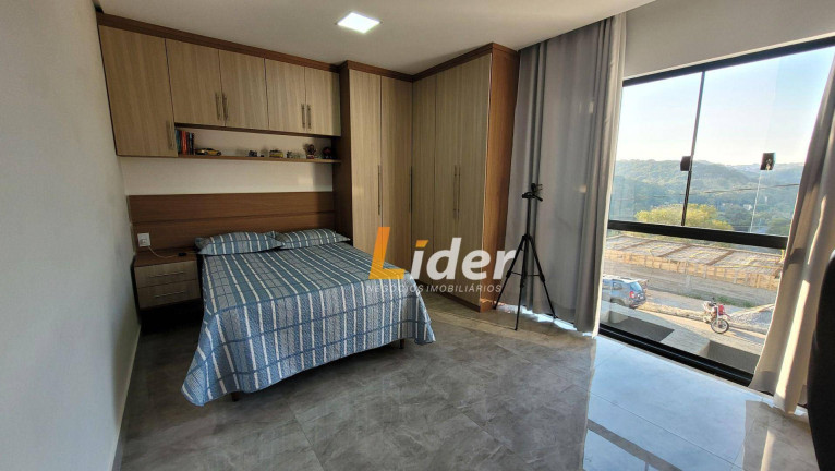 Imagem Casa com 4 Quartos à Venda, 300 m² em Nova Gramado - Juiz De Fora Imagem Casa com 4 Quartos à Venda, 300 m² em Nova Gramado - Juiz De Fora