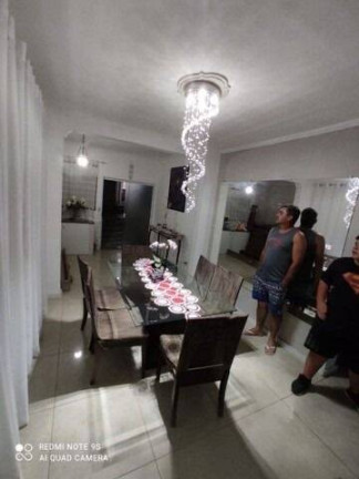 Imagem Casa com 3 Quartos à Venda, 220 m² em Jardim Sonia Maria - Taubaté Imagem Casa com 3 Quartos à Venda, 220 m² em Jardim Sonia Maria - Taubaté