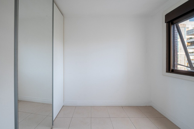 Imagem Imóvel com 4 Quartos à Venda, 373 m² em Bela Vista - Porto Alegre Imagem Imóvel com 4 Quartos à Venda, 373 m² em Bela Vista - Porto Alegre