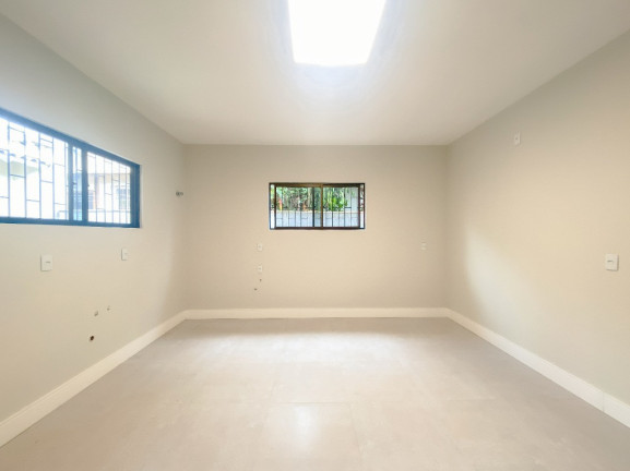Imagem Casa com 3 Quartos à Venda, 320 m² em Coqueiros - Florianópolis Imagem Casa com 3 Quartos à Venda, 320 m² em Coqueiros - Florianópolis