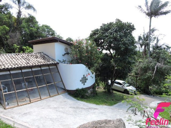Imagem Casa com 8 Quartos à Venda, 217 m² em Campeche - Florianópolis Imagem Casa com 8 Quartos à Venda, 217 m² em Campeche - Florianópolis