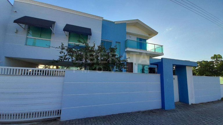 Sobrado com 3 Quartos à Venda, 220 m² em Centro - Navegantes