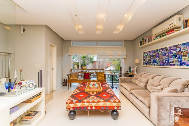 Imagem Sobrado com 3 Quartos à Venda, 280 m² em Jardim Lindóia - Porto Alegre