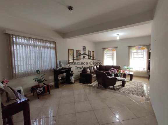 Imagem Casa com 3 Quartos à Venda, 230 m² em Pedregulho - Guaratinguetá