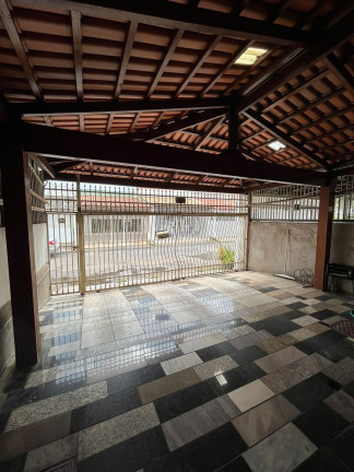Imagem Casa com 5 Quartos à Venda, 300 m² em Núcleo Bandeirante - Brasília Imagem Casa com 5 Quartos à Venda, 300 m² em Núcleo Bandeirante - Brasília