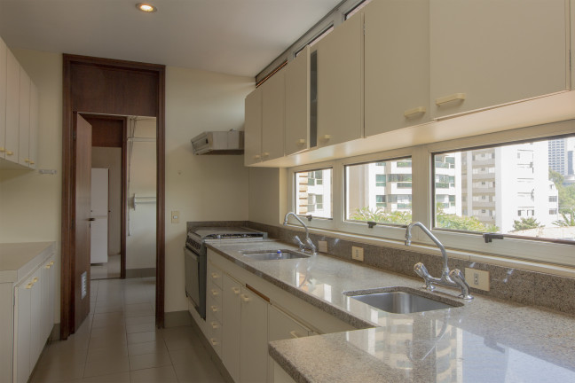 Imagem Apartamento com 3 Quartos à Venda, 210 m² em Itaim Bibi - São Paulo