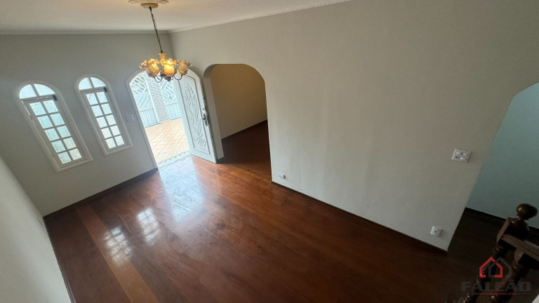 Imagem Sobrado com 4 Quartos à Venda, 226 m² em Embaré - Santos