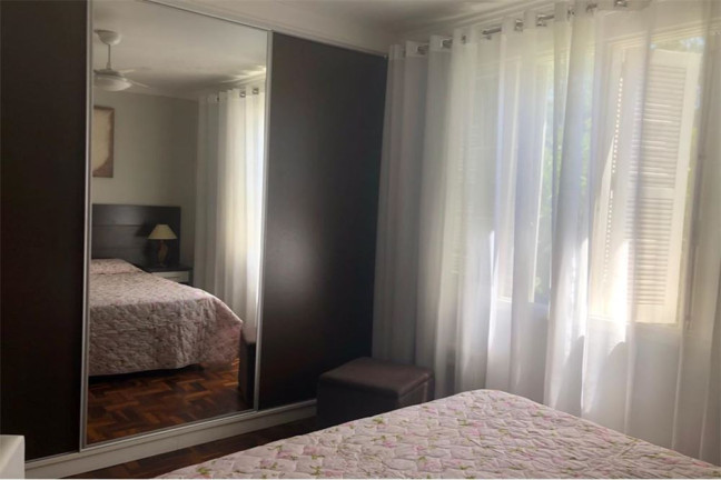 Imagem Imóvel com 1 Quarto à Venda,  em Petrópolis - Porto Alegre