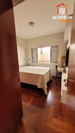 Imagem Casa com 3 Quartos à Venda, 210 m² em Jardim Centenário - Poços De Caldas