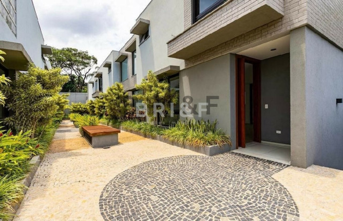 Imagem Casa com 3 Quartos à Venda, 272 m² em Moema - São Paulo