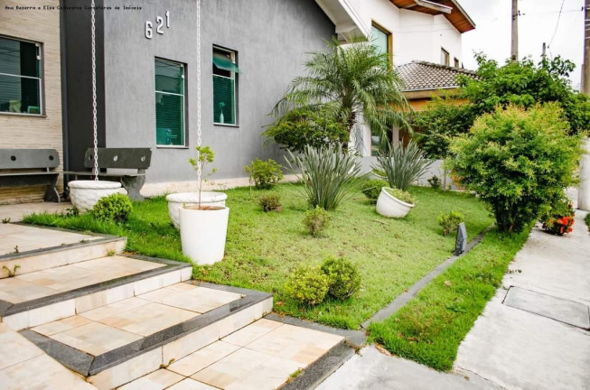 Imagem Casa com 3 Quartos à Venda, 271 m² em Piracangaguá - Taubaté