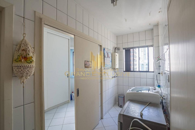Imagem Apartamento com 3 Quartos à Venda, 153 m² em Centro - Balneário Camboriú Imagem Apartamento com 3 Quartos à Venda, 153 m² em Centro - Balneário Camboriú