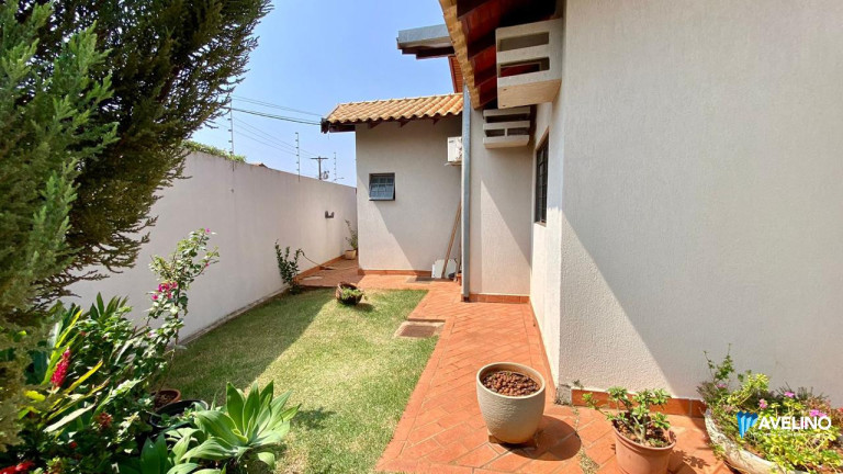 Imagem Casa com 3 Quartos à Venda, 227 m² em Vila Vilas Boas - Campo Grande Imagem Casa com 3 Quartos à Venda, 227 m² em Vila Vilas Boas - Campo Grande