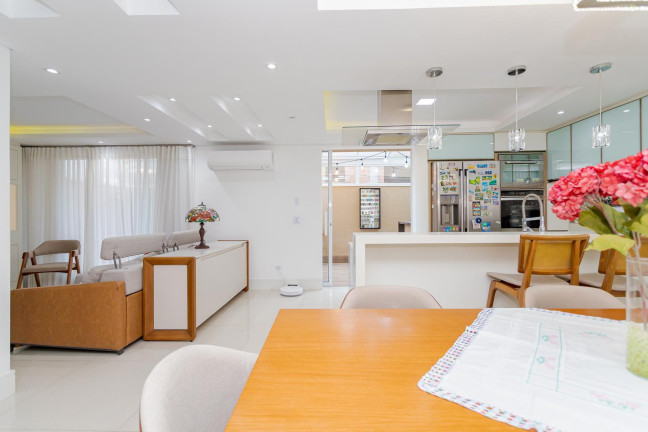 Imagem Casa de Condomínio com 4 Quartos à Venda, 270 m² em Campo Comprido - Curitiba